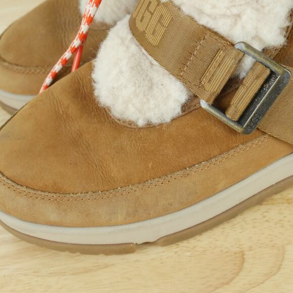 Ugg Size 7 Boots Cold Weather Hiker Gorpcore Utility Shearling Brown Preppy Boho - Picture 9 of 16